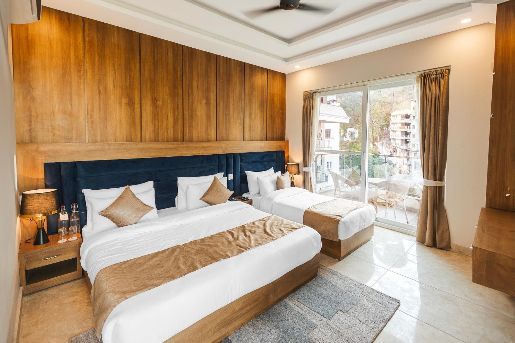 Stone Wood Hotel, Rishīkesh Extérieur photo