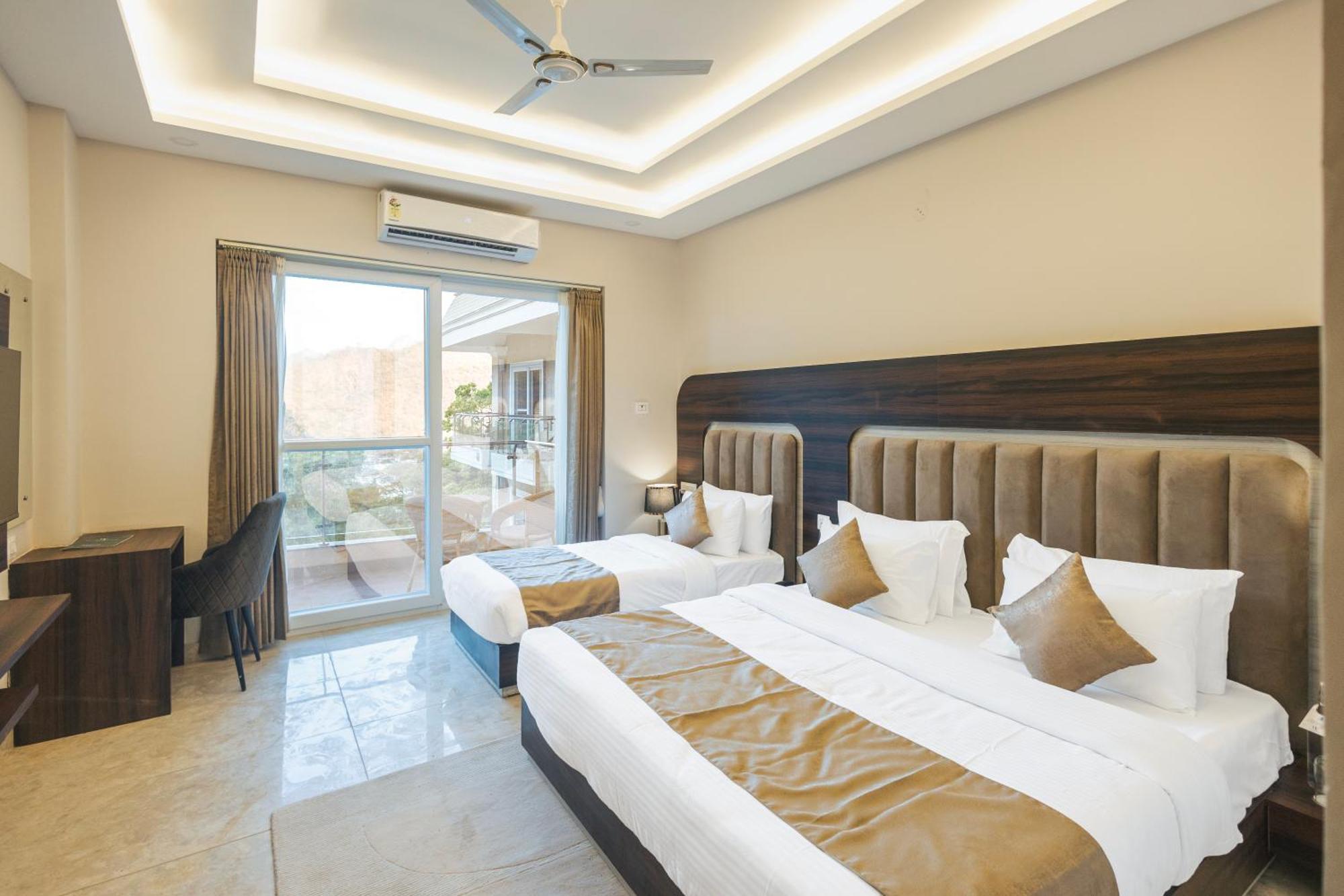 Stone Wood Hotel, Rishīkesh Extérieur photo