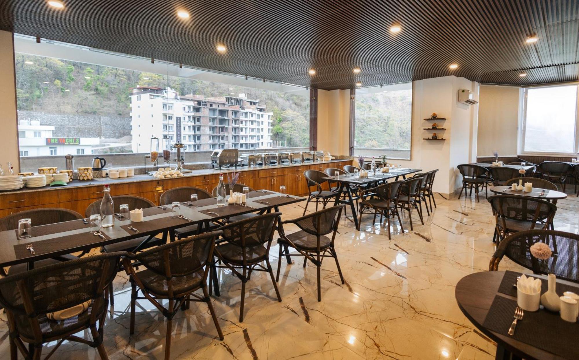 Stone Wood Hotel, Rishīkesh Extérieur photo
