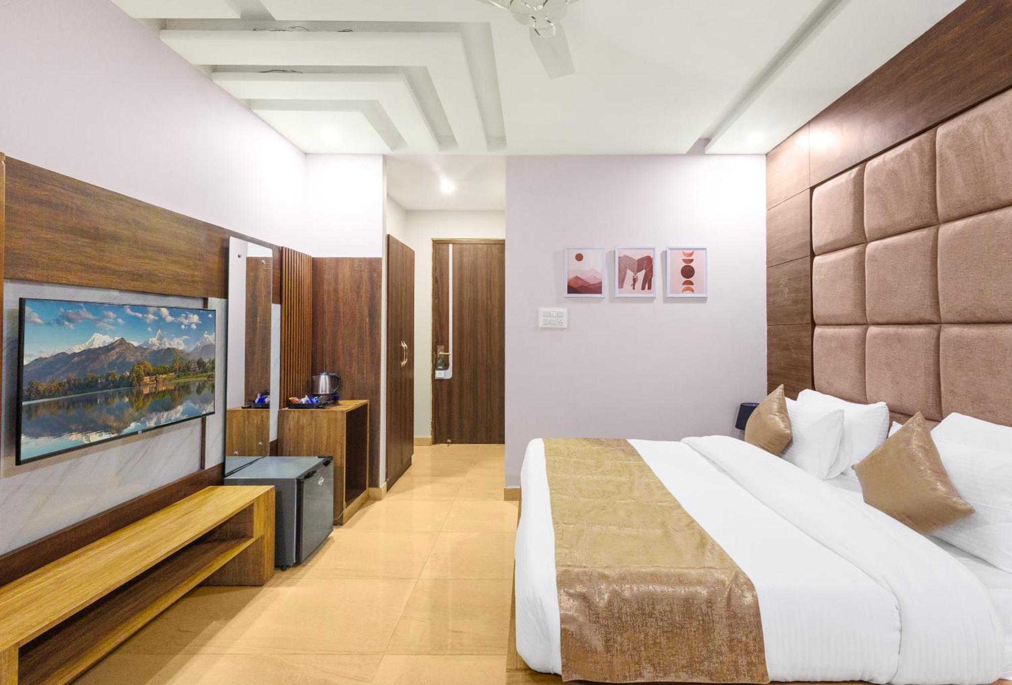Stone Wood Hotel, Rishīkesh Extérieur photo
